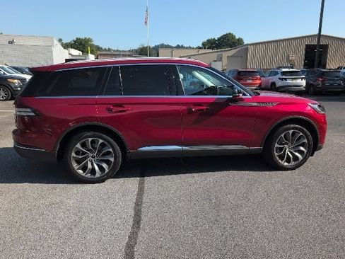 Used 2025 Lincoln Aviator AWD w/ Equipment Group 101A image 9