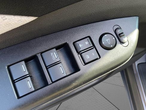 Used 2015 Honda CR-V EX image 10