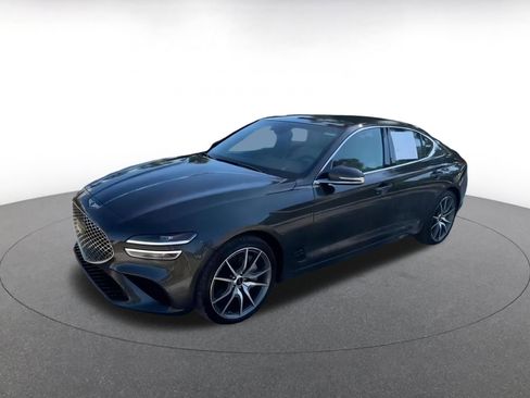 Used 2025 Genesis G70 2.5T image 8