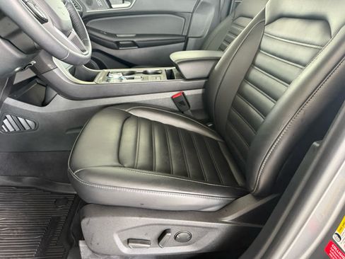 Certified 2024 Ford Edge SEL w/ Convenience Package AWD/4WD image 4