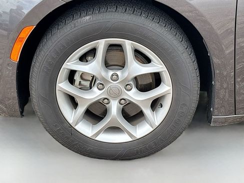 Used 2019 Chrysler Pacifica Touring-L Plus w/ Advanced Safetytec Group FWD image 28
