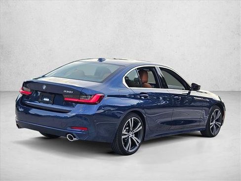 Used 2024 BMW 330i Sedan w/ Premium Package RWD image 5
