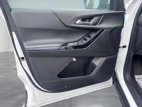 Used 2025 Chevrolet Equinox LT FWD image 12