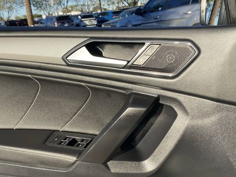 Used 2024 Volkswagen Tiguan SE image 20