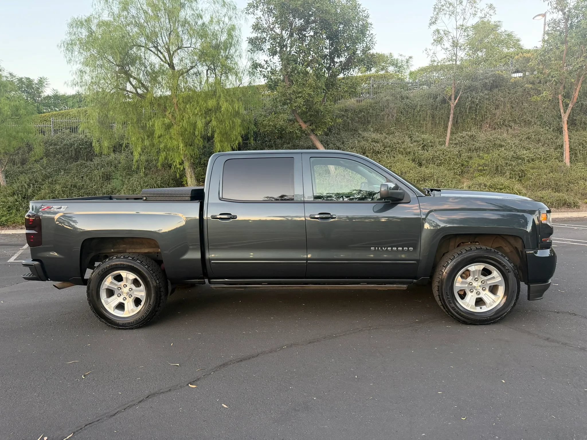 Used 2017 Chevrolet Silverado 1500 LT w/ All Star Edition AWD/4WD image 6