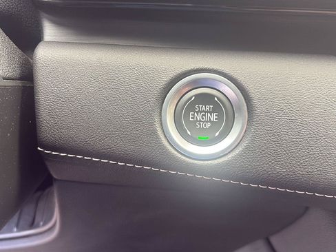 Used 2022 Cadillac Escalade ESV Premium Luxury AWD/4WD image 21