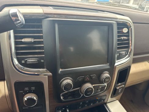 Used 2015 RAM 2500 Laramie w/ Convenience Group AWD/4WD image 10