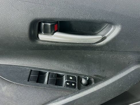 Used 2020 Toyota Corolla LE FWD image 20