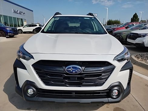 Used 2025 Subaru Outback Onyx Edition XT image 3