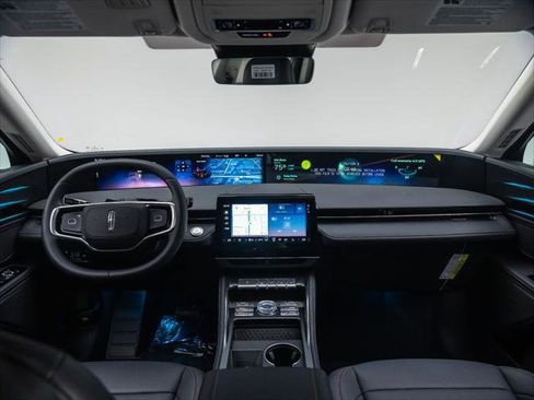 New 2026 Lincoln Nautilus Premier AWD/4WD image 18