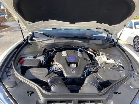 Used 2024 Maserati Levante Modena Ultima image 10