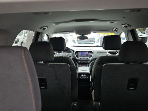Certified 2023 GMC Acadia AT4 image 12
