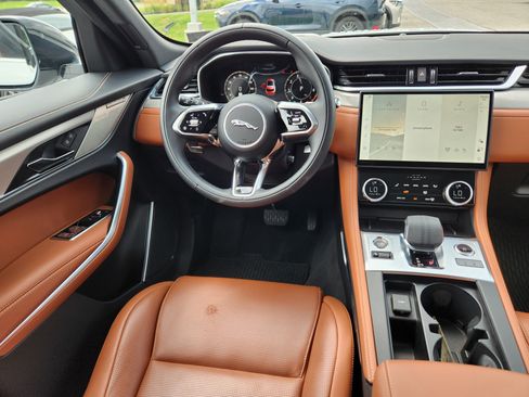 Certified 2026 Jaguar F-PACE R-Dynamic S AWD/4WD image 13