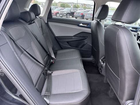 Used 2024 Volkswagen Taos SE FWD image 21