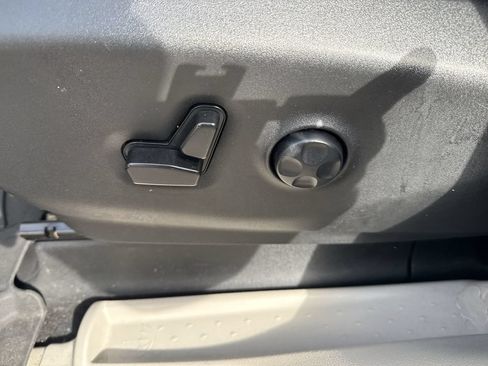 Used 2022 Chrysler Pacifica Touring-L FWD image 10
