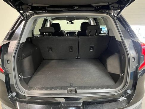 Used 2020 GMC Terrain SLE FWD image 17