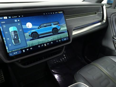 Used 2023 Rivian R1S Adventure image 47