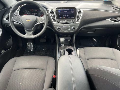 Used 2024 Chevrolet Malibu LT FWD image 3