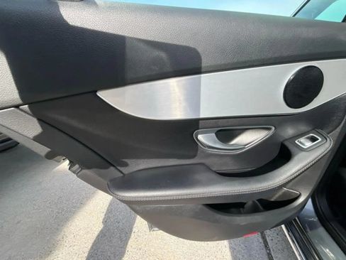 Used 2018 Mercedes-Benz C 300 4MATIC Sedan image 9