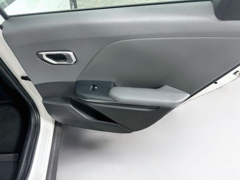 Used 2025 Kia K4 FWD image 28