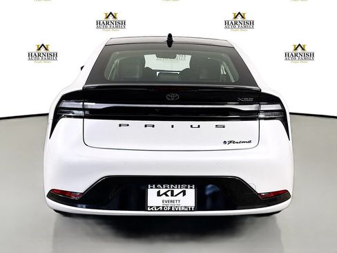 Used 2024 Toyota Prius Prime Premium FWD image 6