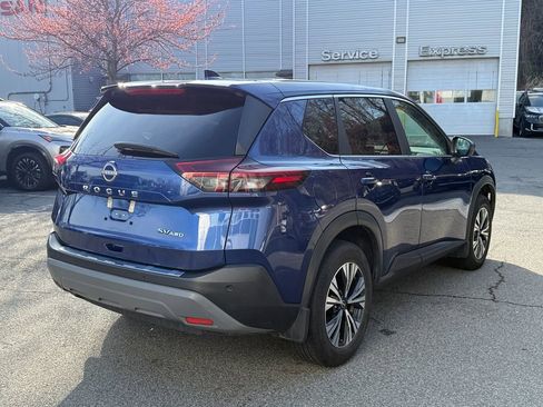 Used 2023 Nissan Rogue SV image 6