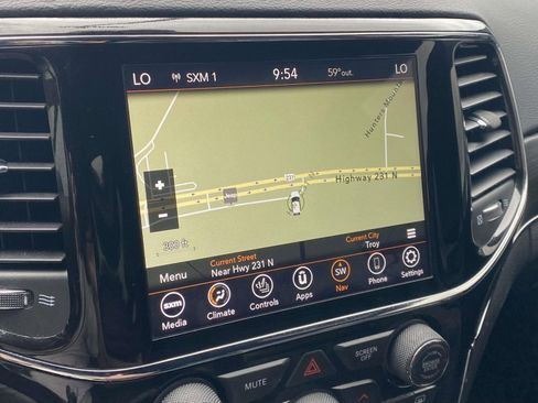 Used 2020 Jeep Grand Cherokee Limited image 22