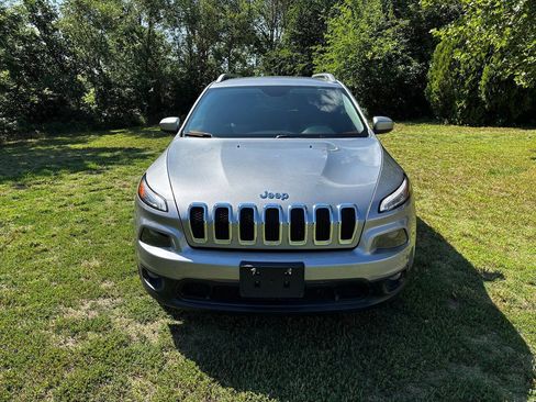 Used 2014 Jeep Cherokee Latitude w/ Comfort/Convenience Group AWD/4WD image 3