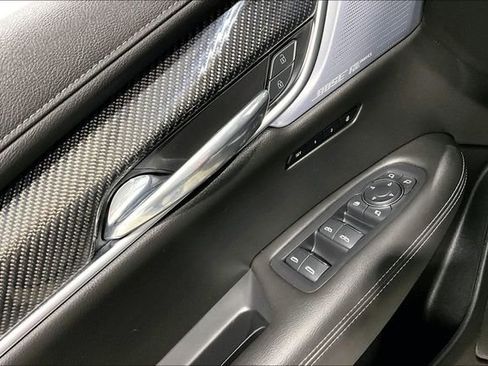 Used 2023 Cadillac XT6 Sport w/ Technology Package image 36