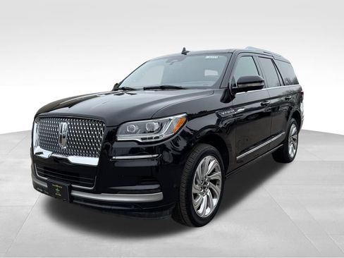 Used 2024 Lincoln Navigator Reserve w/ Equipment Group 201A image 2