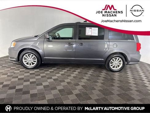 Used 2018 Dodge Grand Caravan SXT FWD image 8
