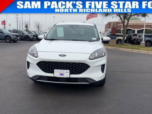 Used 2020 Ford Escape SE image 3