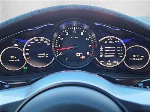 Used 2019 Porsche Panamera image 11