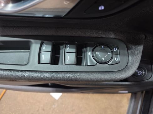 Used 2019 GMC Terrain SLT w/ Preferred Package image 28