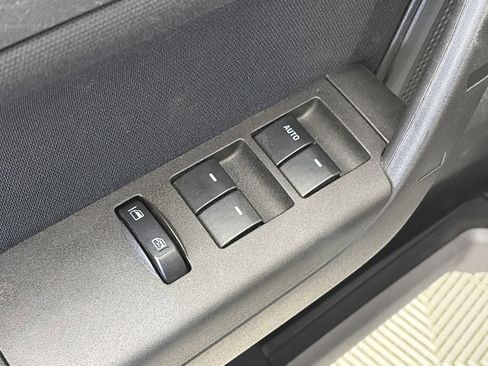 Used 2010 Ford Focus SE image 22