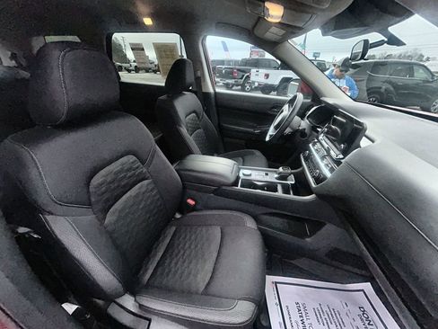 Used 2024 Nissan Pathfinder SV w/ Cargo Package image 14