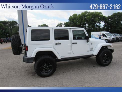 Used 2015 Jeep Wrangler Unlimited Sahara AWD/4WD image 15