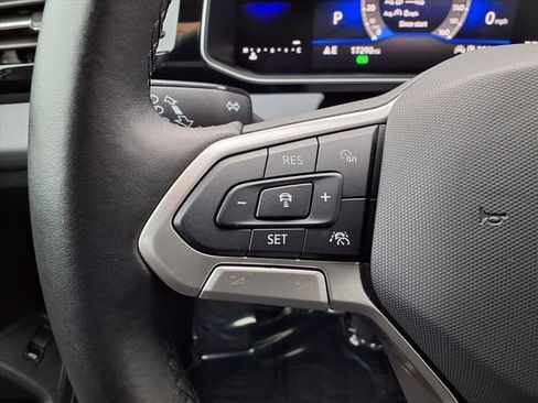 Used 2025 Volkswagen Jetta SE image 65