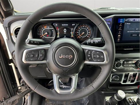 Used 2025 Jeep Wrangler Unlimited Sahara image 20