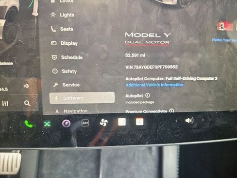 Used 2023 Tesla Model Y Performance image 8