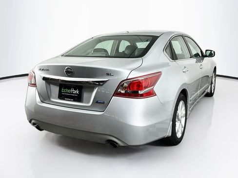 Used 2013 Nissan Altima 2.5 SL w/ Technology Pkg FWD image 9
