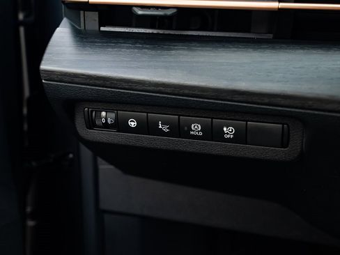 Used 2024 Nissan Ariya AWD image 17