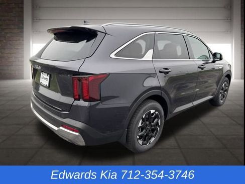New 2025 Kia Sorento S image 8