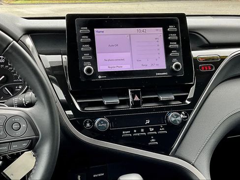 Used 2023 Toyota Camry SE image 18