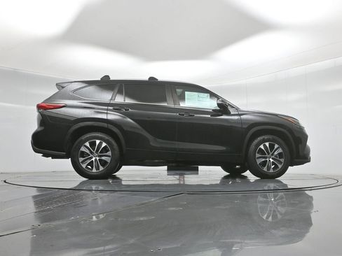 Used 2023 Toyota Highlander XLE image 52
