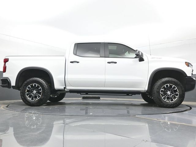 Used 2025 Chevrolet Silverado 1500 ZR2 w/ Technology Package AWD/4WD image 28