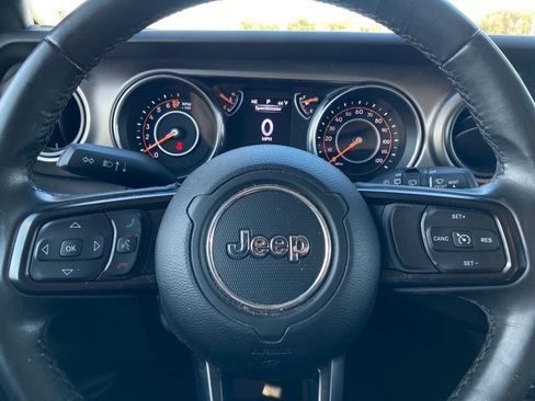 Used 2019 Jeep Wrangler Sport image 16