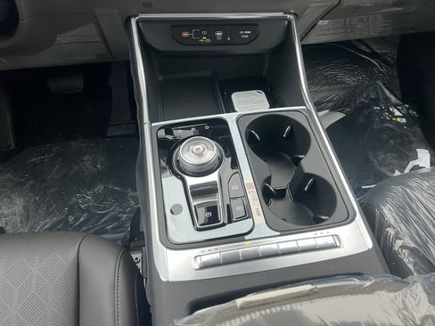 New 2026 Kia Carnival EX FWD image 14