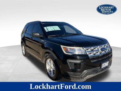 Used 2018 Ford Explorer XLT image 1