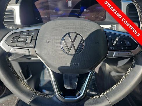 Used 2022 Volkswagen Atlas Cross Sport SE image 11